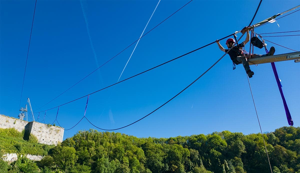 Huy cable car: cables unwinding and tensioning